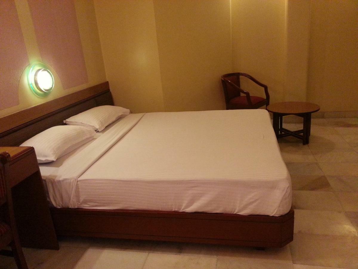 Hotel Ashray International, Sion - Near Bkc Mumbai Room photo
